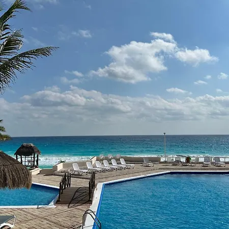 Cancun Beach By Brisas